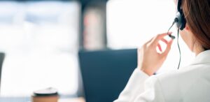 call center agent - RQTech Evaluation of lady in contact center talking the phone